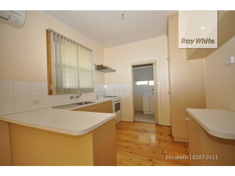 38 St Leonard Crescent, Elizabeth Downs SA 5113