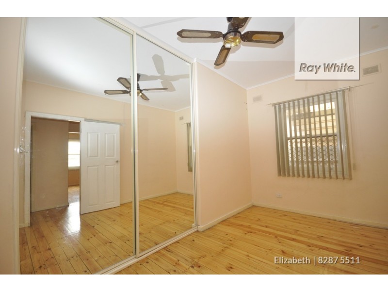 38 St Leonard Crescent, Elizabeth Downs SA 5113