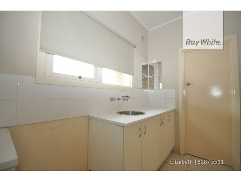 38 St Leonard Crescent, Elizabeth Downs SA 5113