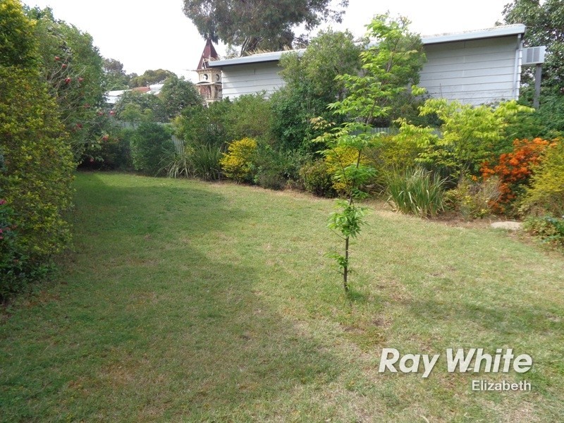 9 Paginton Crescent, Elizabeth East SA 5112