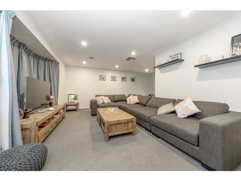 16 Oberon Court, Hillbank SA 5112