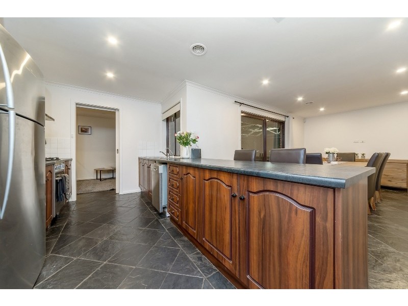 16 Oberon Court, Hillbank SA 5112