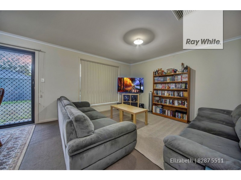 17 Riesling Crescent, Andrews Farm SA 5114