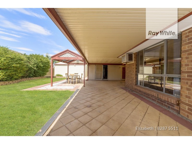 2 Hutton Avenue, Andrews Farm SA 5114