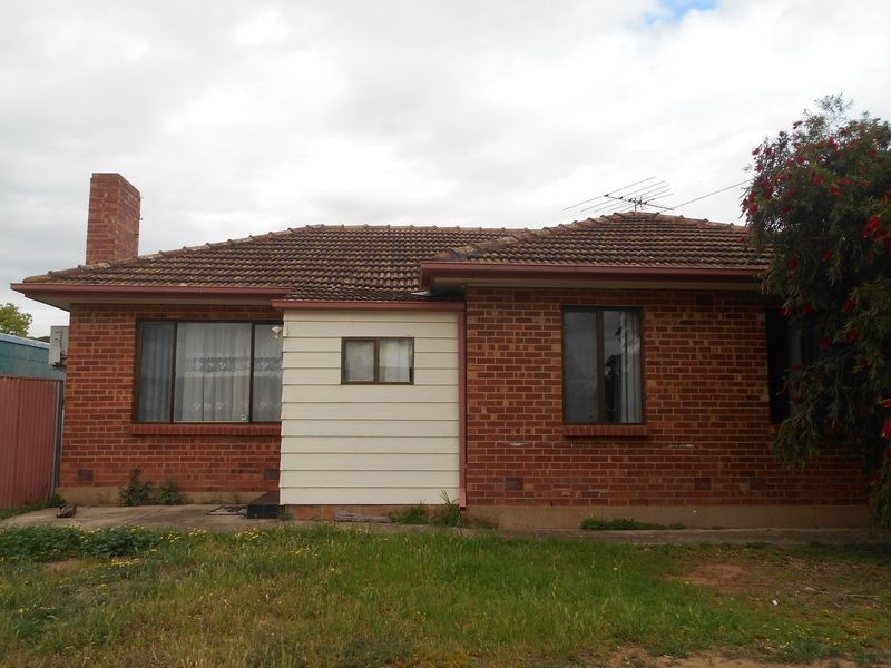 16 Crisp Road, Elizabeth Downs SA 5113