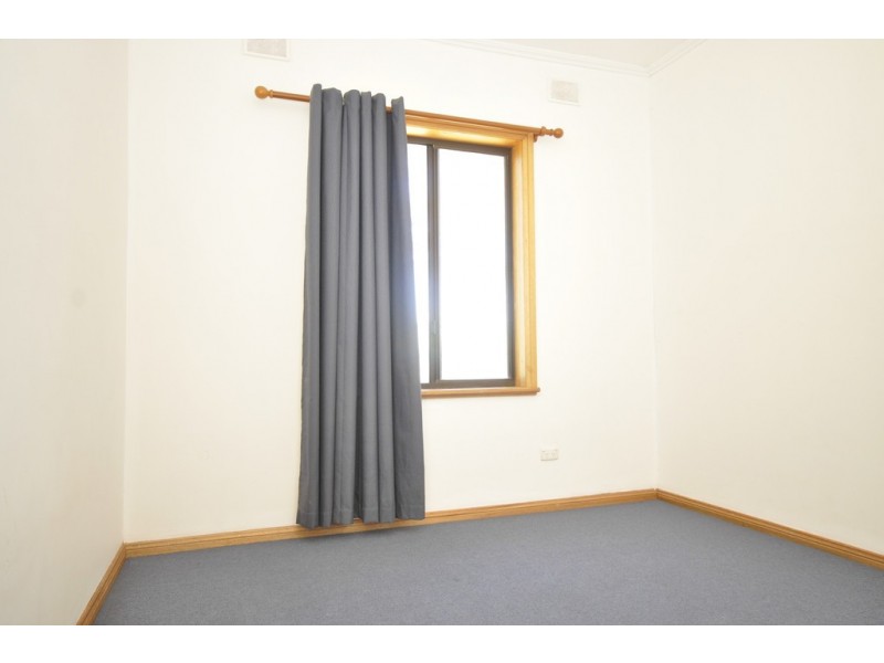 16 Crisp Road, Elizabeth Downs SA 5113