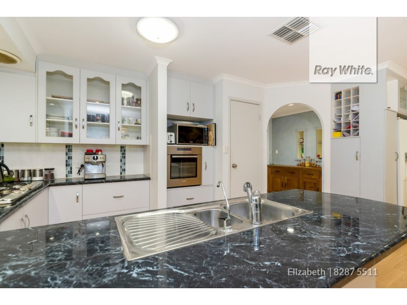 2 Hutton Avenue, Andrews Farm SA 5114