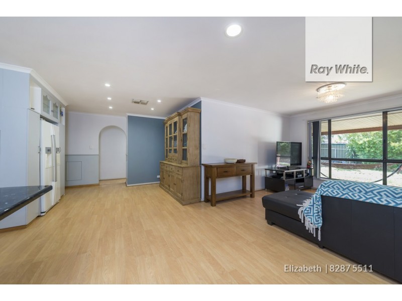 2 Hutton Avenue, Andrews Farm SA 5114