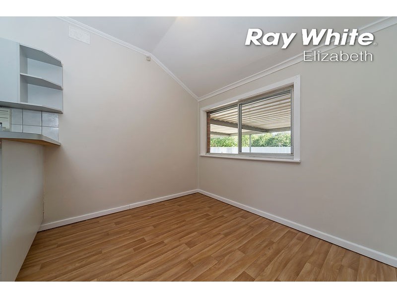 17 Crisp Road, Elizabeth Downs SA 5113