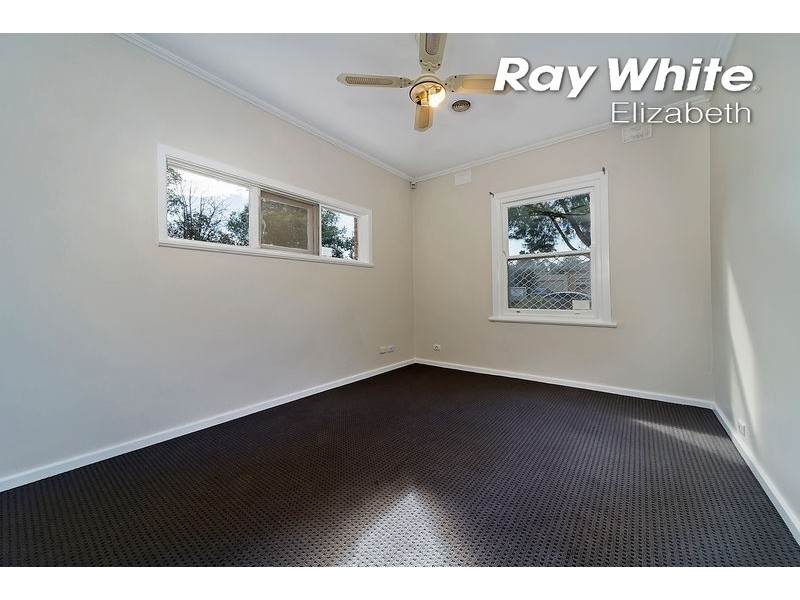 17 Crisp Road, Elizabeth Downs SA 5113