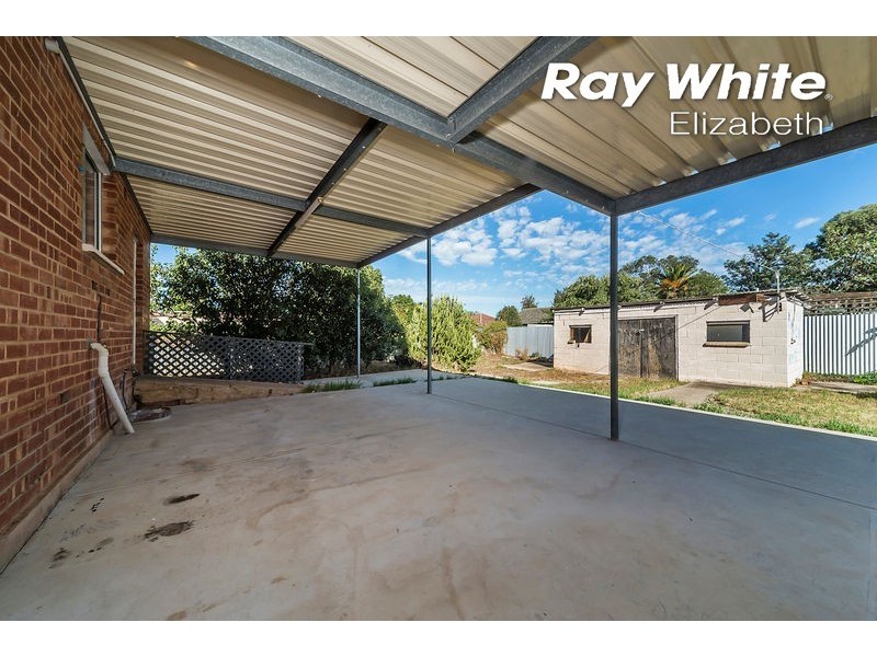17 Crisp Road, Elizabeth Downs SA 5113
