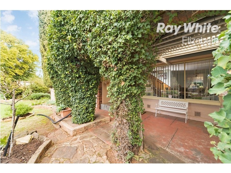 13 Barrington Road, Elizabeth Downs SA 5113