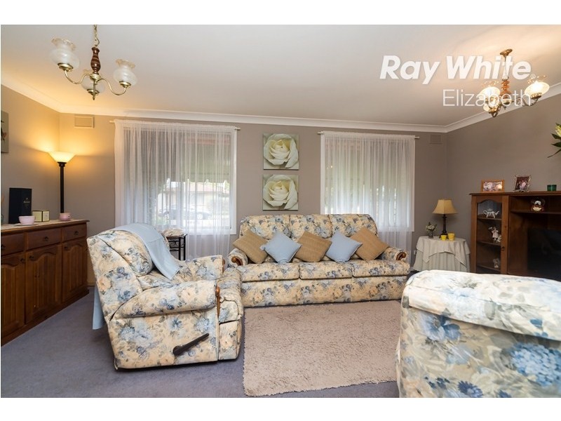 13 Barrington Road, Elizabeth Downs SA 5113