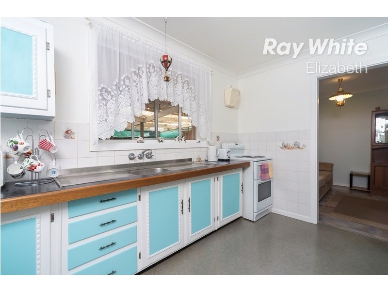 13 Barrington Road, Elizabeth Downs SA 5113