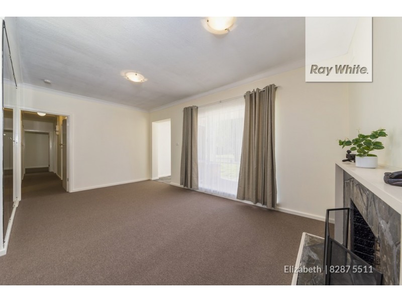 18 Longleat Road, Elizabeth Vale SA 5112