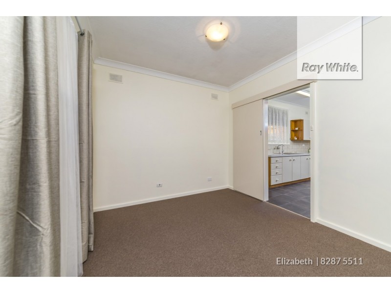18 Longleat Road, Elizabeth Vale SA 5112
