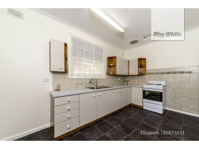 18 Longleat Road, Elizabeth Vale SA 5112