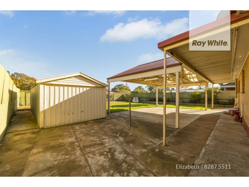 18 Longleat Road, Elizabeth Vale SA 5112