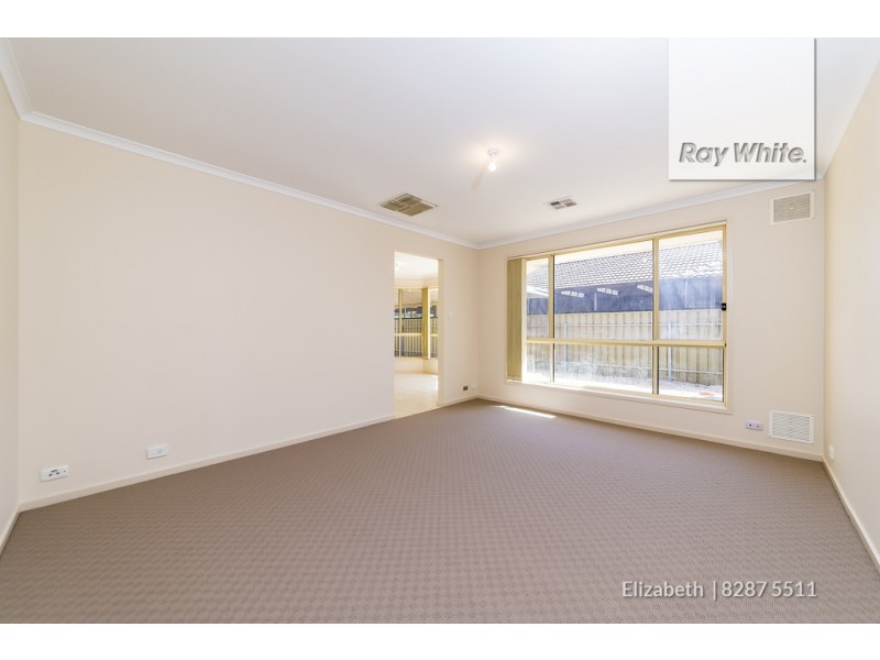 16 Hughes Street, Andrews Farm SA 5114