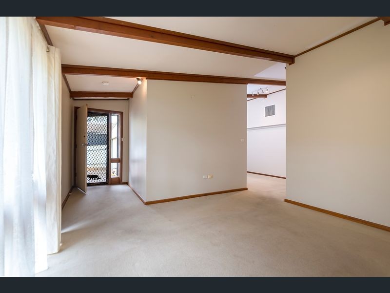 14 Hawker Cres, Elizabeth East SA 5112