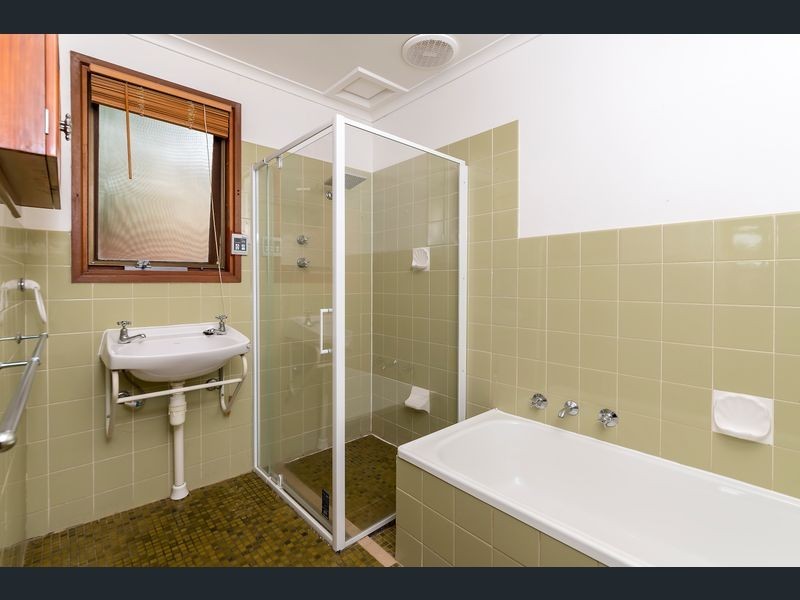 14 Hawker Cres, Elizabeth East SA 5112