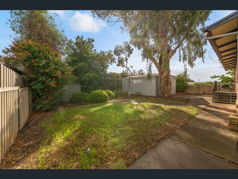 14 Hawker Cres, Elizabeth East SA 5112