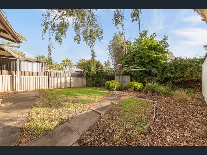 14 Hawker Cres, Elizabeth East SA 5112