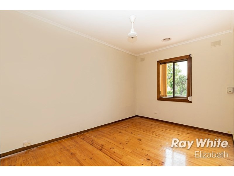 20 Campbell Rd, Elizabeth Downs SA 5113