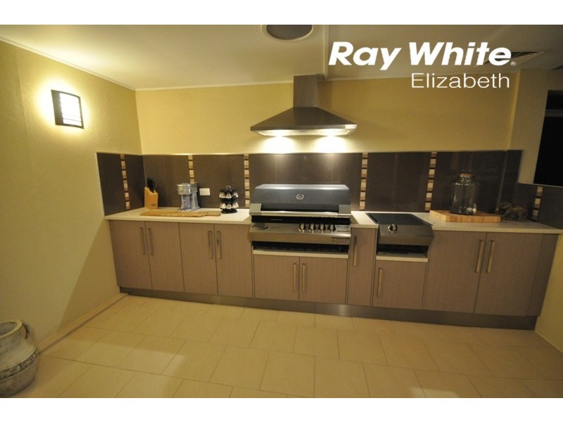 13 Brooker Drive, Hillbank SA 5112