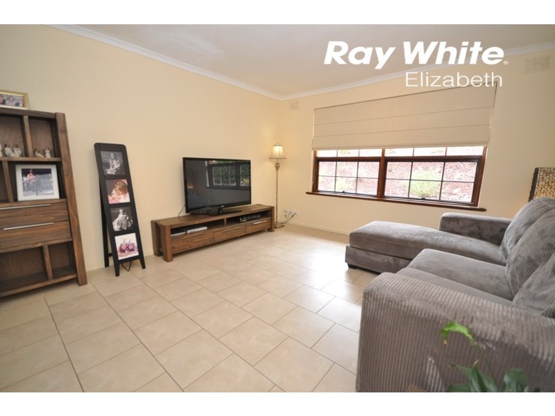 13 Brooker Drive, Hillbank SA 5112