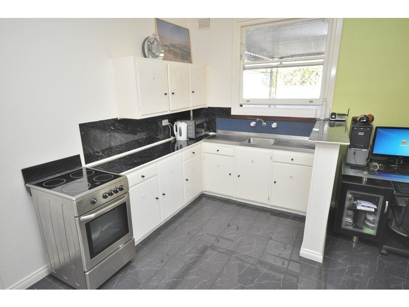 18 Peacock Rd, Elizabeth Downs SA 5113