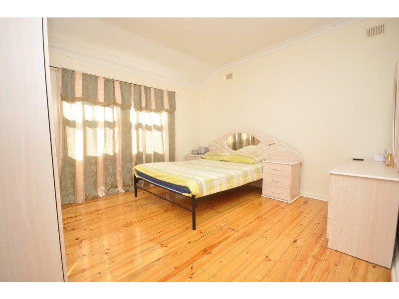 18 Peacock Rd, Elizabeth Downs SA 5113