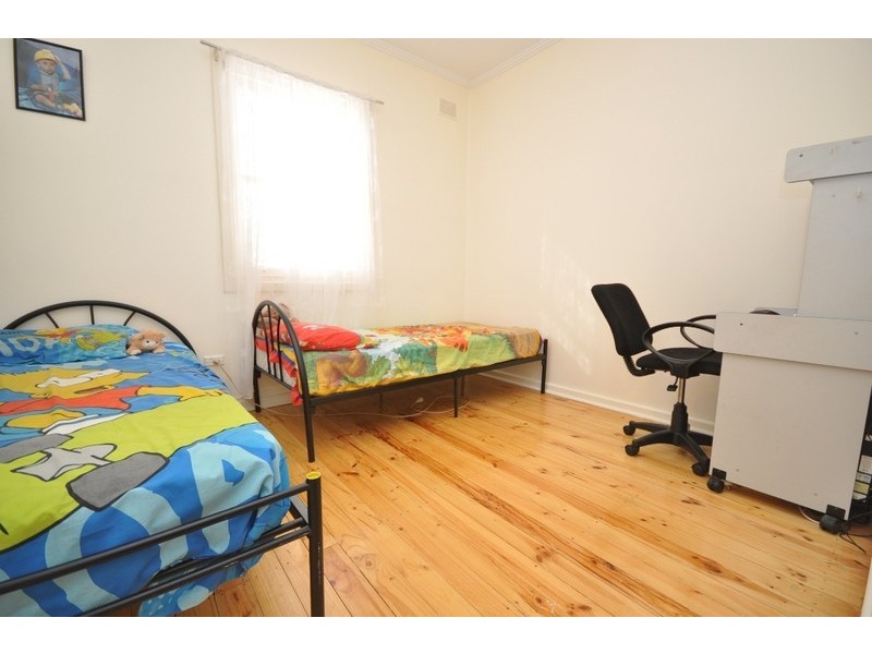 18 Peacock Rd, Elizabeth Downs SA 5113