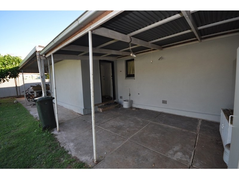 18 Peacock Rd, Elizabeth Downs SA 5113