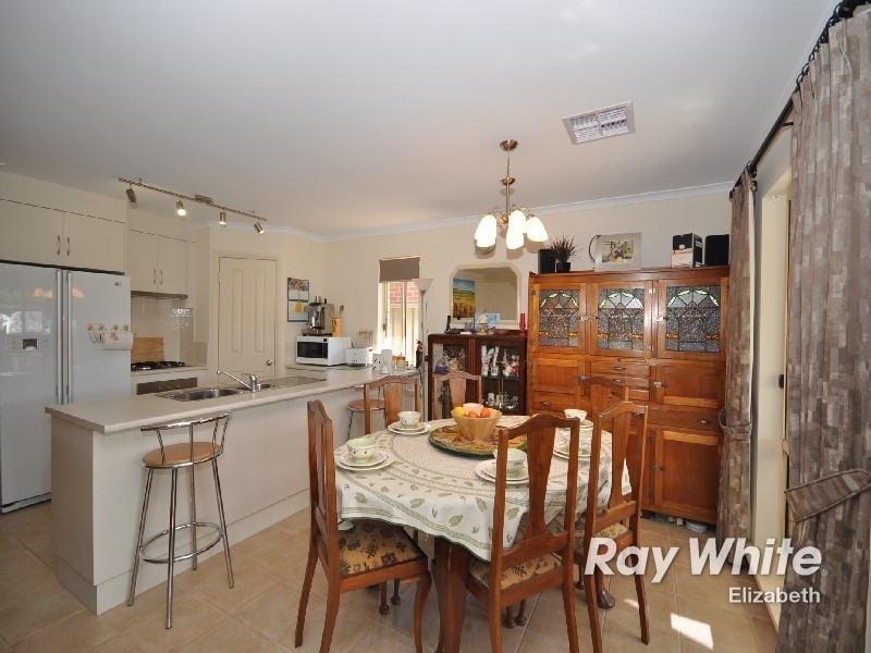 27 Monterey Drive, Munno Para West SA 5115