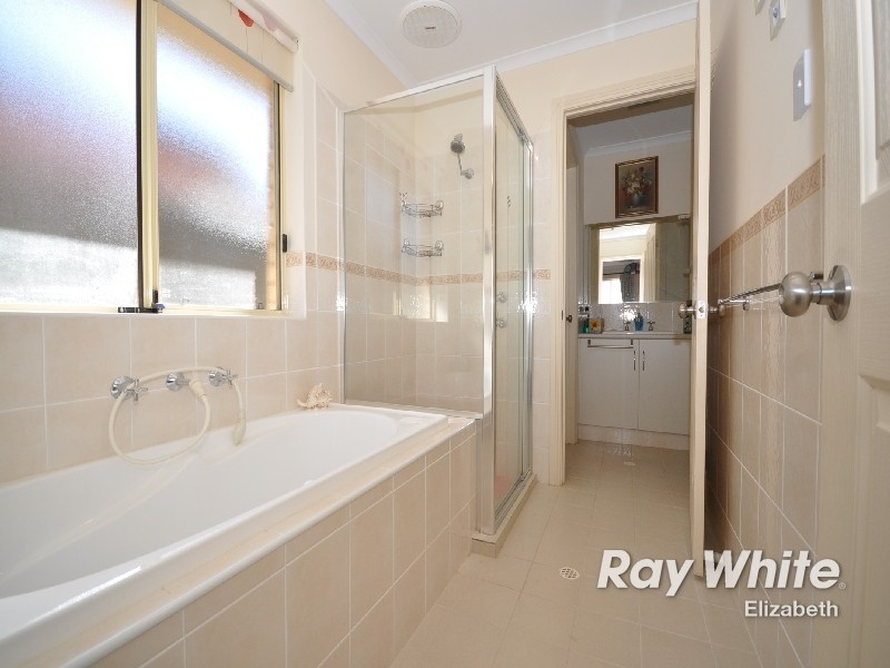 27 Monterey Drive, Munno Para West SA 5115