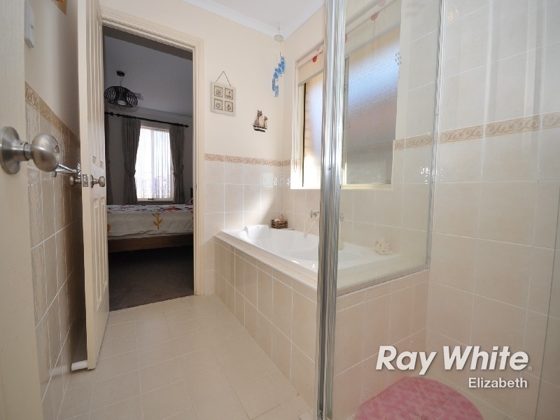 27 Monterey Drive, Munno Para West SA 5115