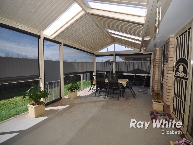 27 Monterey Drive, Munno Para West SA 5115
