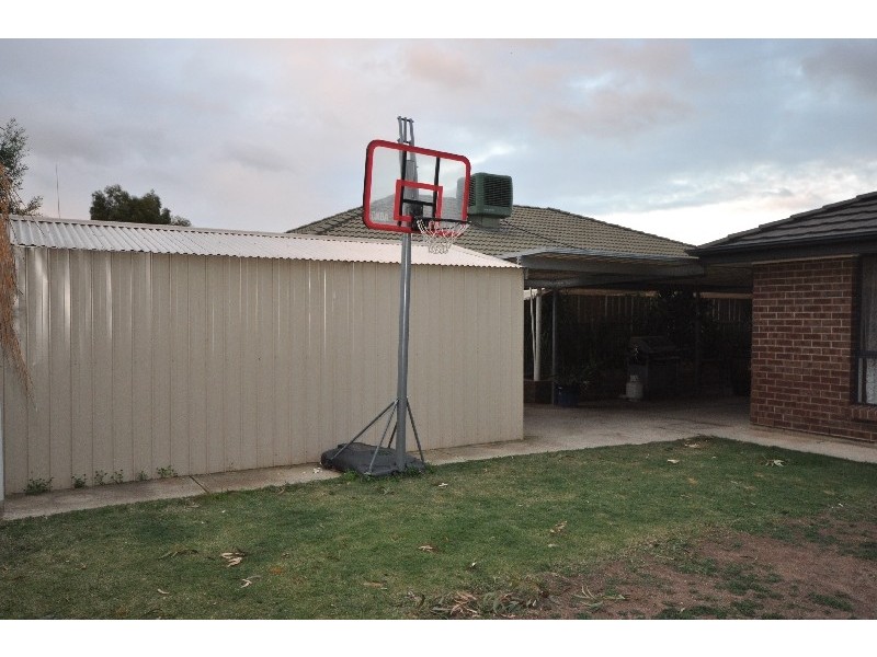 8 Gluford Court, Andrews Farm SA 5114