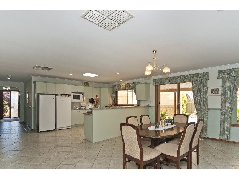 12 Jestina Court, Evanston SA 5116