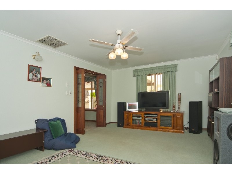 12 Jestina Court, Evanston SA 5116