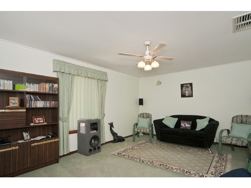 12 Jestina Court, Evanston SA 5116