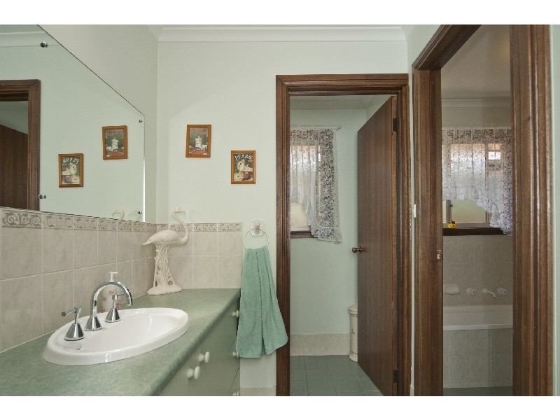 12 Jestina Court, Evanston SA 5116