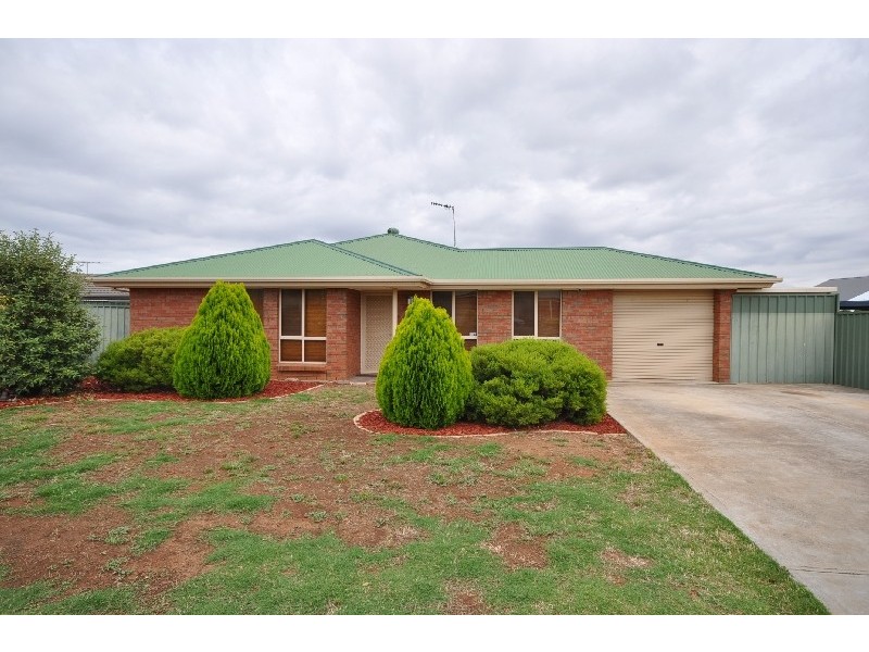 4 Tuxford Court, Blakeview SA 5114