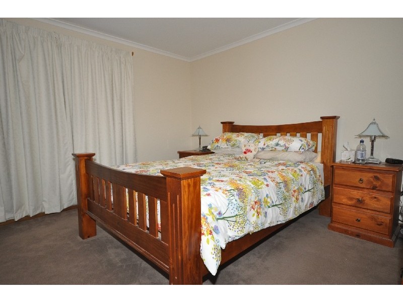 18 Douglas Street, Elizabeth Downs SA 5113
