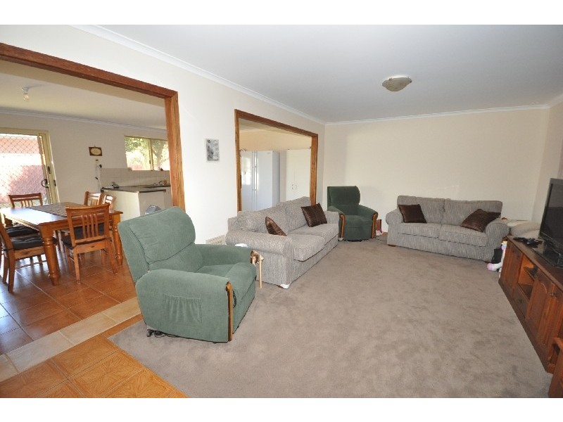 18 Douglas Street, Elizabeth Downs SA 5113