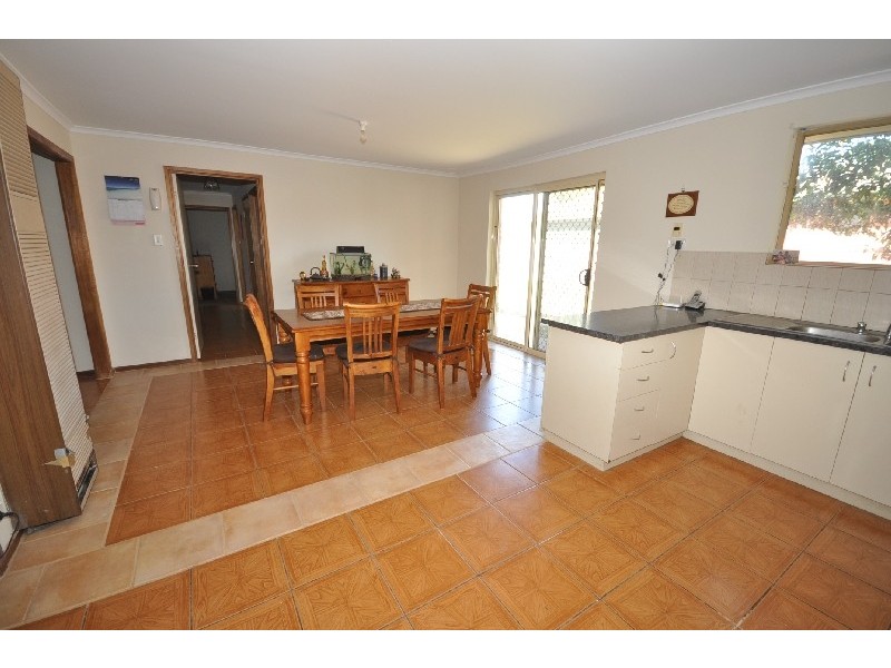 18 Douglas Street, Elizabeth Downs SA 5113