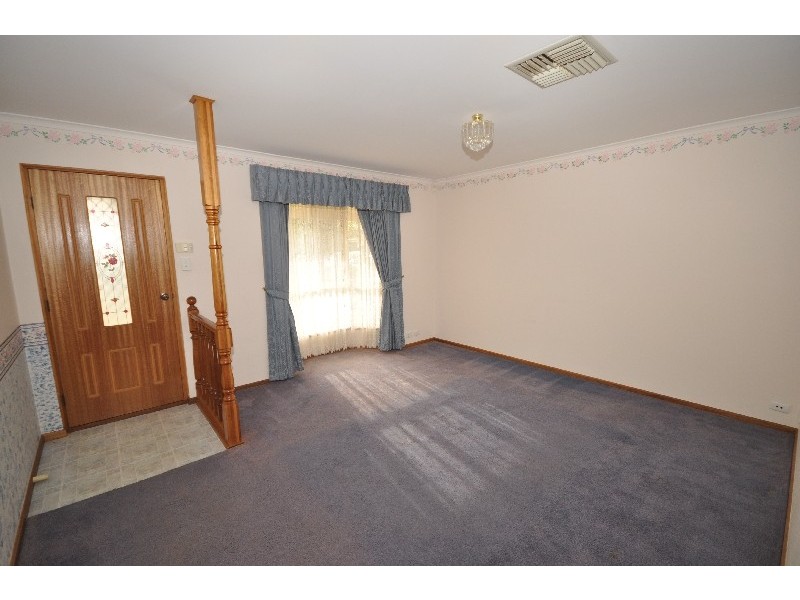 2 Knightsbridge Court, Hillbank SA 5112