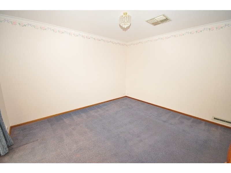 2 Knightsbridge Court, Hillbank SA 5112