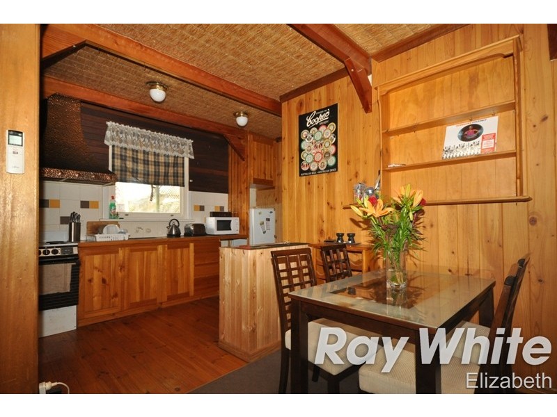 6 Woodfalls Road, Elizabeth Vale SA 5112